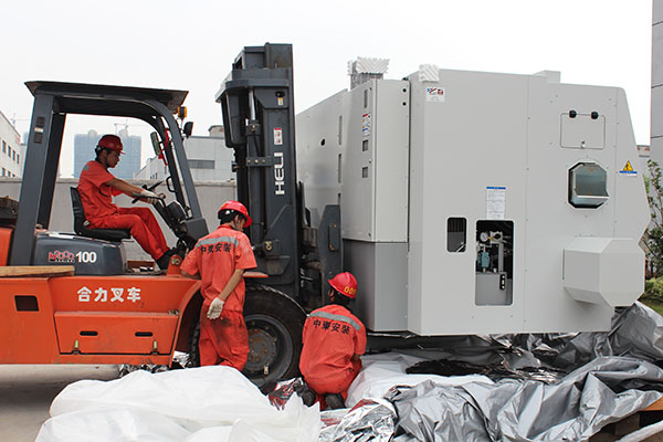 加工中心設備搬運 加工中心設備搬運