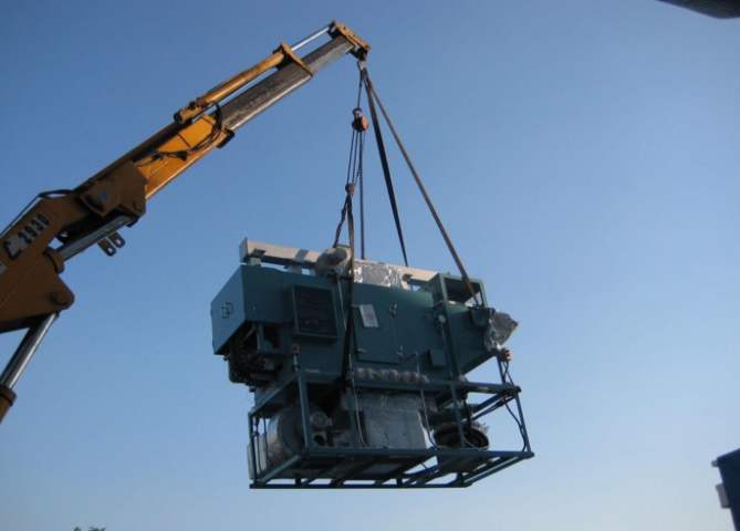 無(wú)錫設(shè)備吊裝公司：起重吊裝設(shè)備停放位置的選擇要滿(mǎn)足哪些條件？