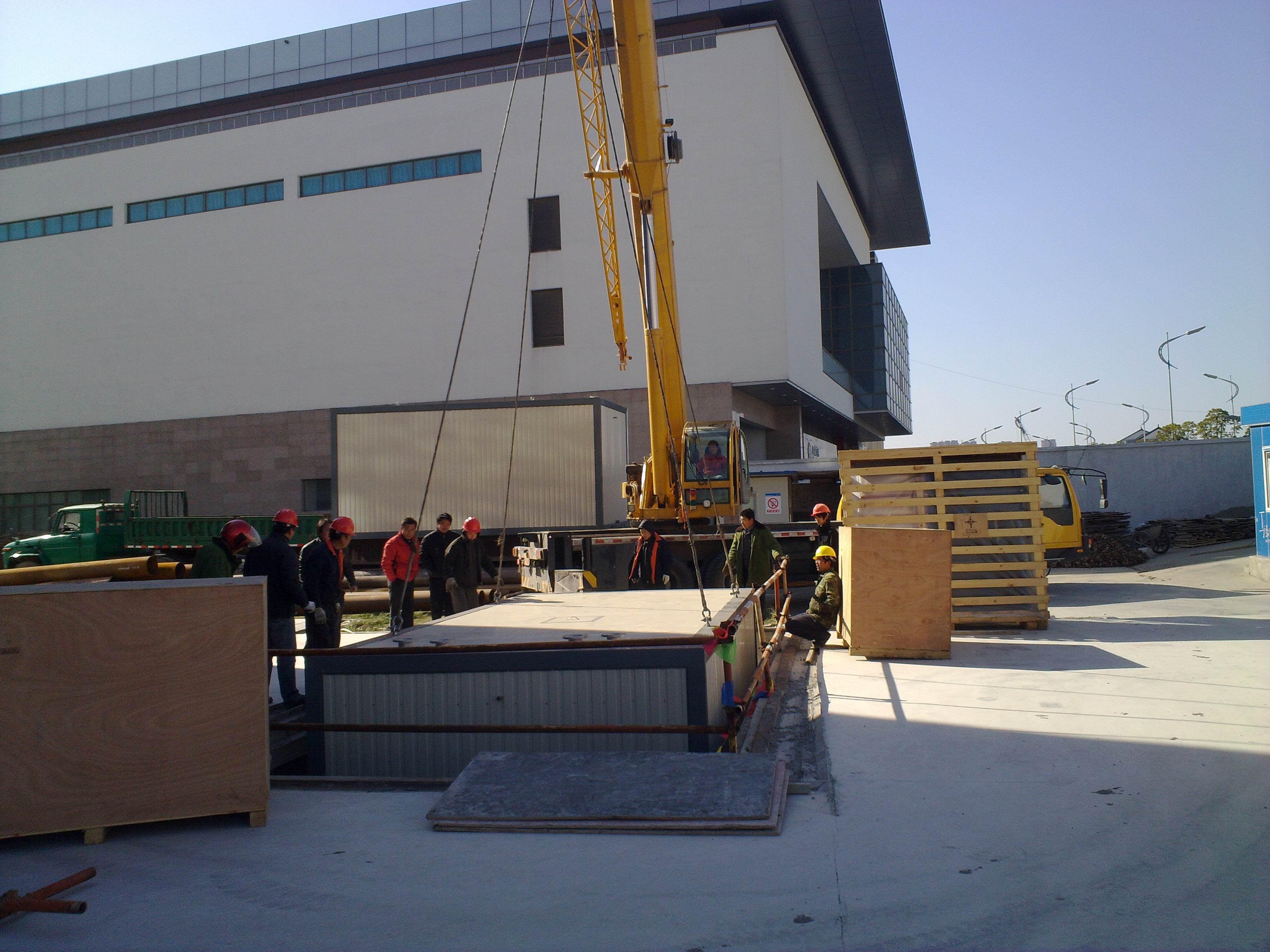 工廠設(shè)備搬運(yùn)